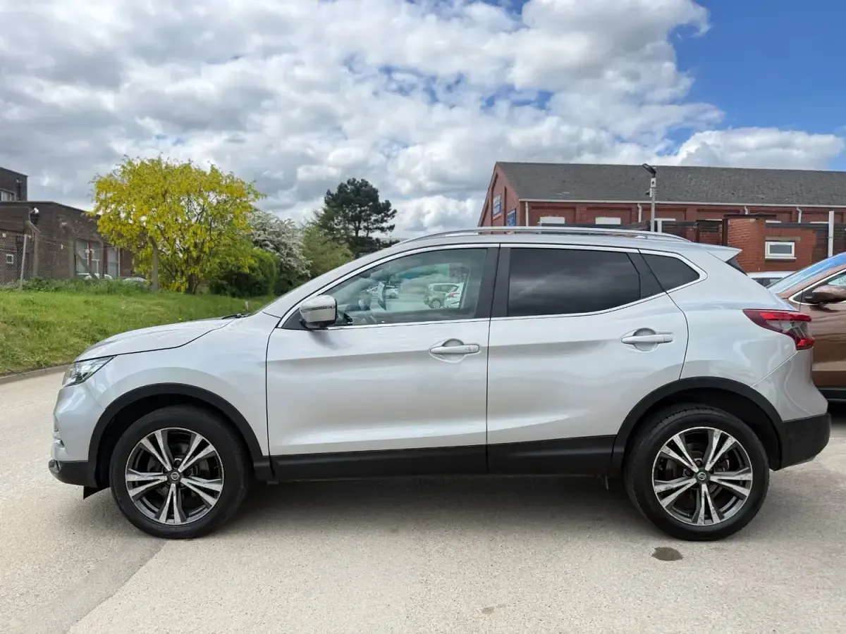 Usado Nissan Qashqai N-Connecta 2018 Prateado SUV