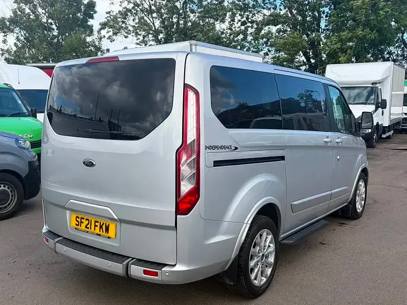 Used Ford Tourneo Custom Titanium 130 HP (95 kW) 2021 Silver Van