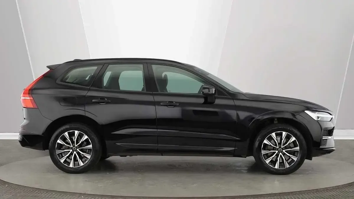 Used Volvo XC60 Core 250 HP (183 kW) 2023 Black SUV