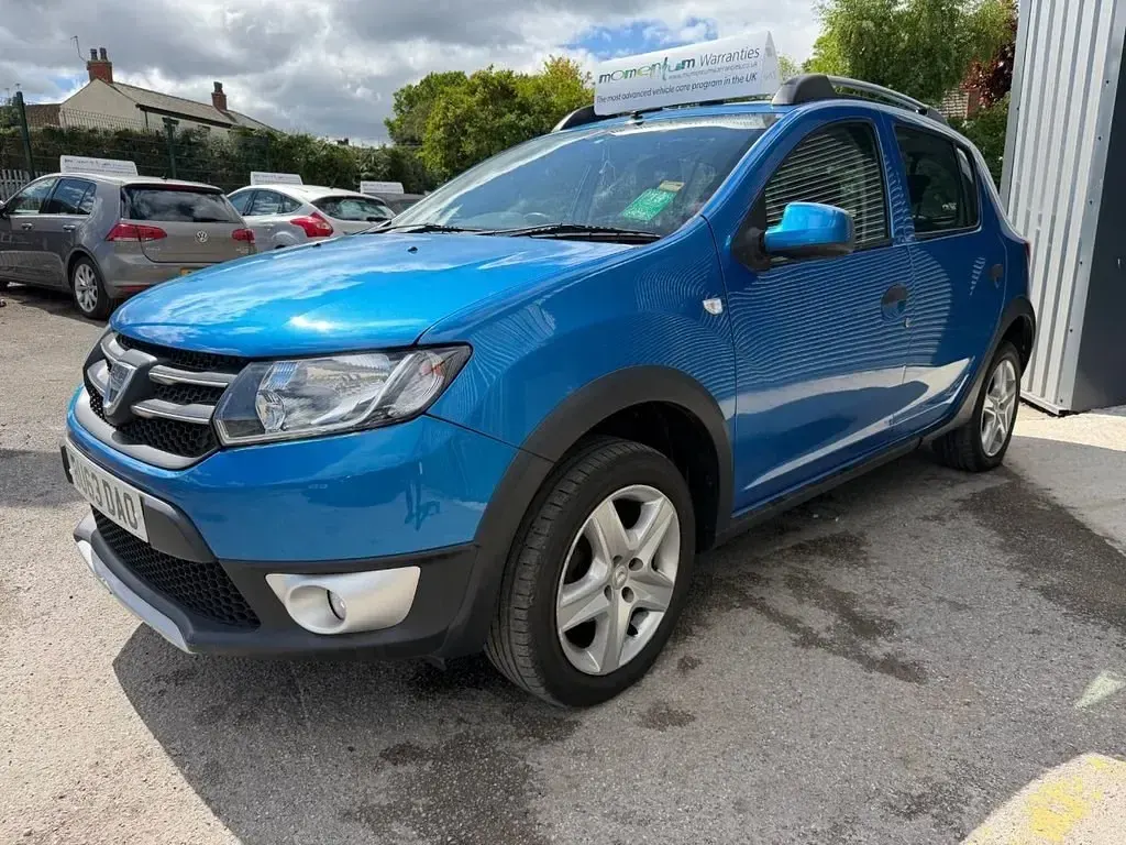 Używany Dacia Sandero Lauréate 90 KM (66 kW) 2013 Niebieski Hatchback