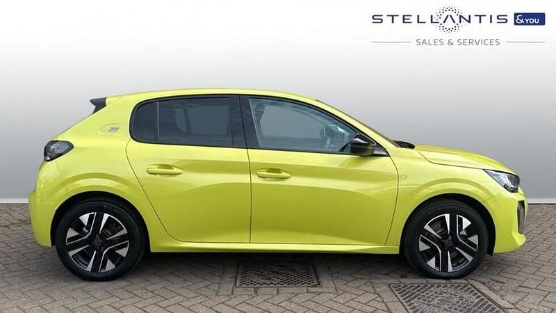 Used Peugeot e-208 Style 98 kW (134 HP) 2024 Yellow Hatchback
