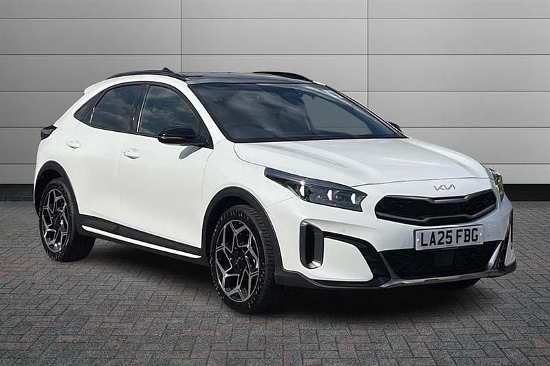 Fusion white Used 2025 Kia XCeed GT-Line S SUV | £26,150 - Image 1/2