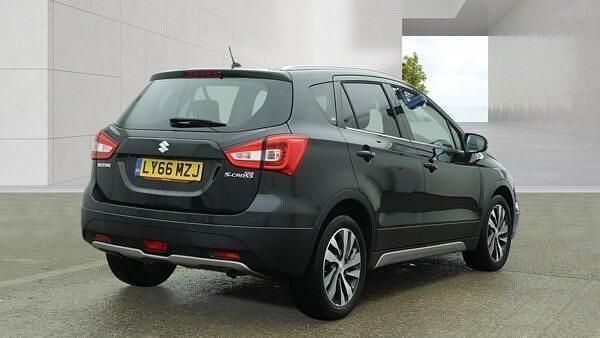 Usado Suzuki SX4 S-Cross SZ-T 2017 Negro SUV