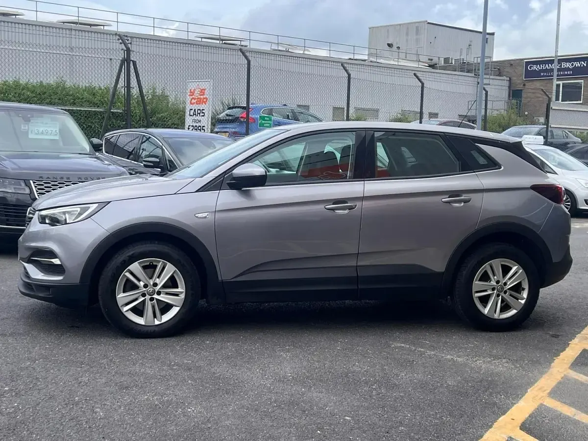 Used Vauxhall Grandland X S 130 HP (95 kW) 2019 Grey SUV