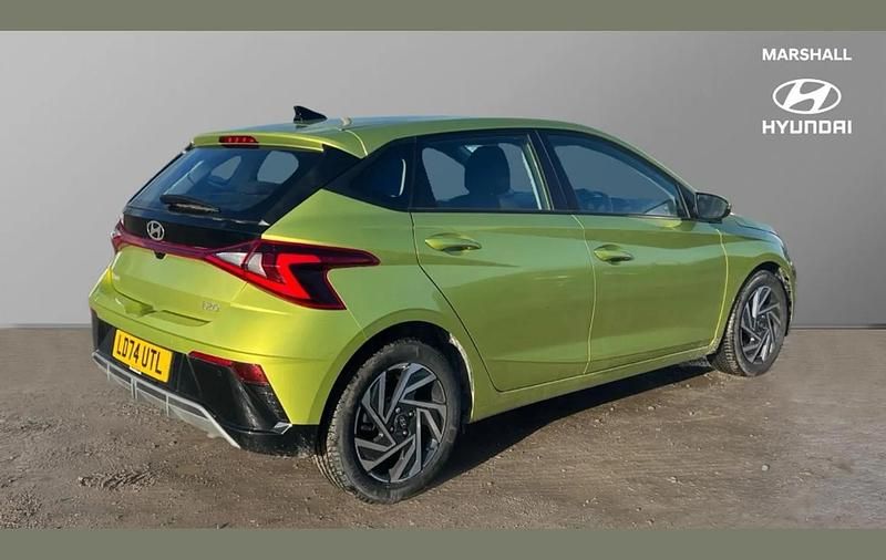 Used Hyundai i20 Advanced 99 HP (72 kW) 2025 Green Hatchback