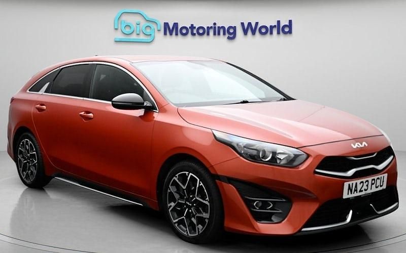 Used Kia ProCeed GT-Line 159 HP (116 kW) 2023 Orange Estate