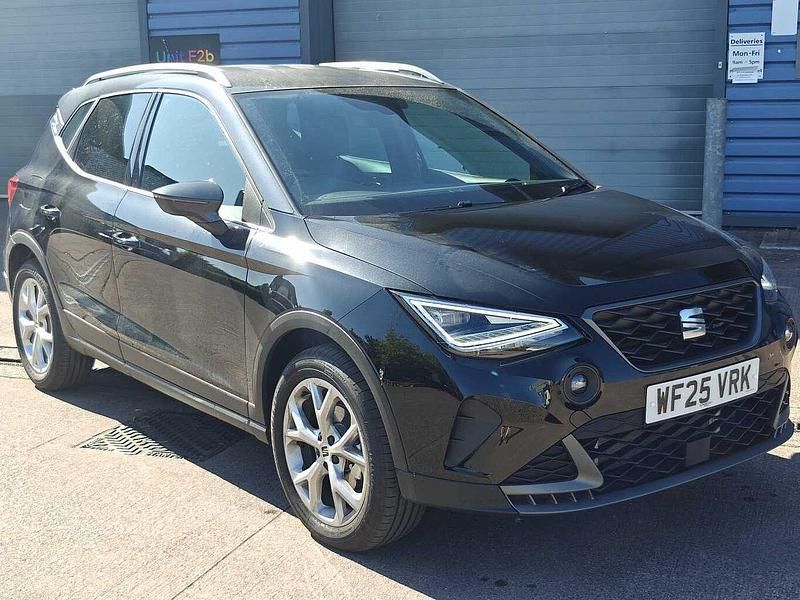 Black Used 2025 Seat Arona FR SUV | £18,995 (A bit pricey) - Image 1/4