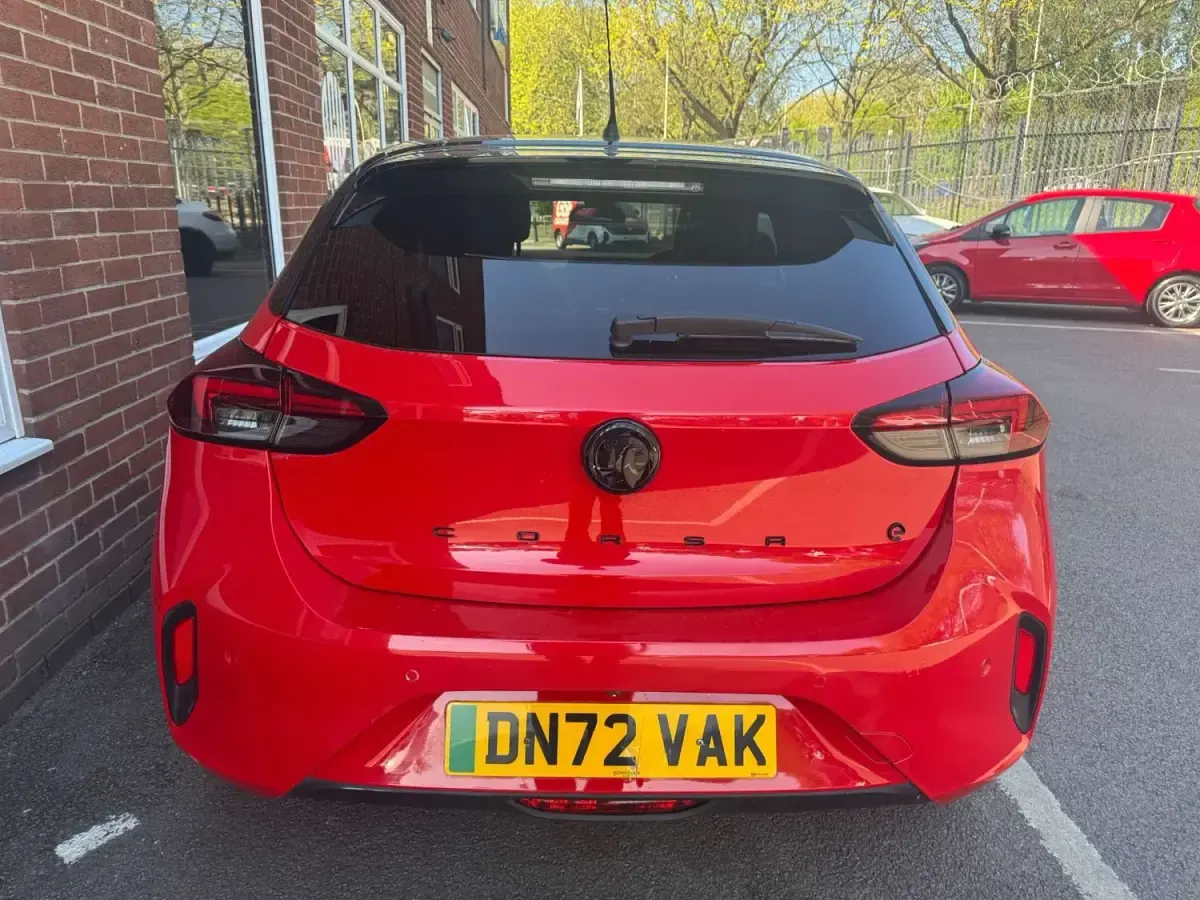 Second-hand Vauxhall Corsa-e Edition 100 kW (136 CP) 2022 Roșu Hatchback