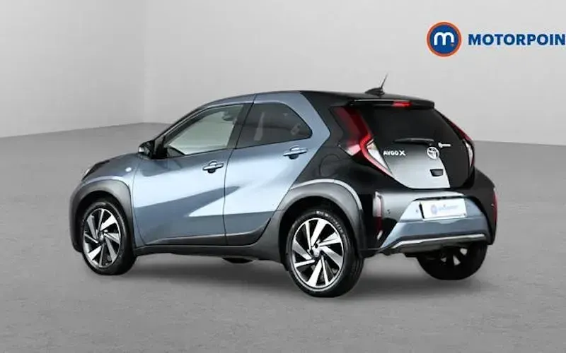 Used Toyota Aygo X 72 HP (52 kW) 2024 Grey SUV