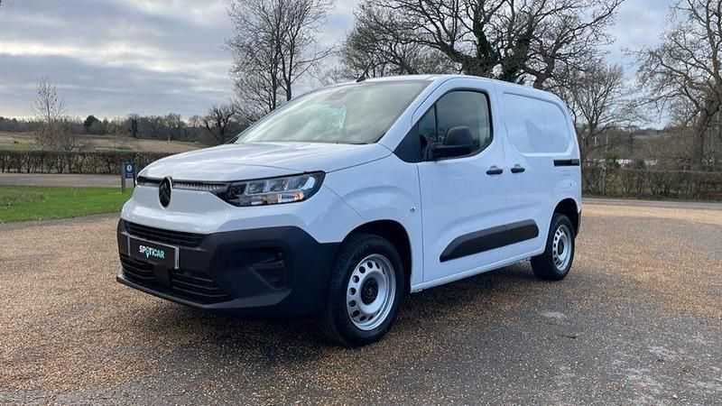 New Citroën Berlingo 101 HP (74 kW) 2025 White MPV