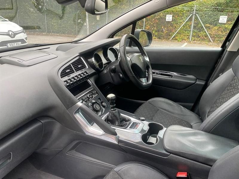 Second-hand Peugeot 3008 Allure 2016 Negru Hatchback