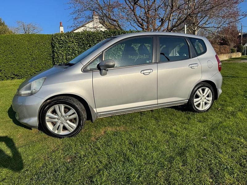 Used Honda Jazz SE 82 HP (60 kW) 2005 Silver Hatchback