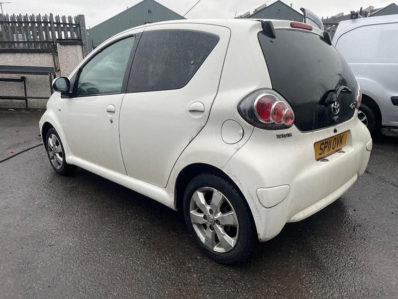 Used Toyota Aygo 2011 White Hatchback