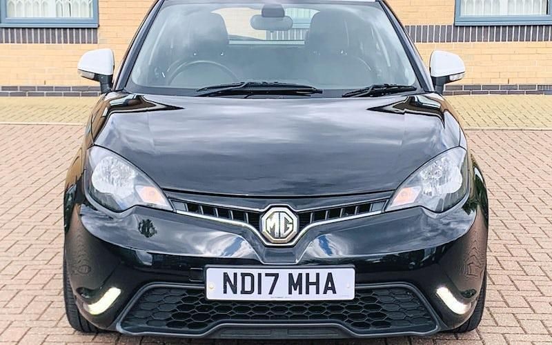 Usado MG MG3 106 HP (77 kW) 2017 Preto Citadino