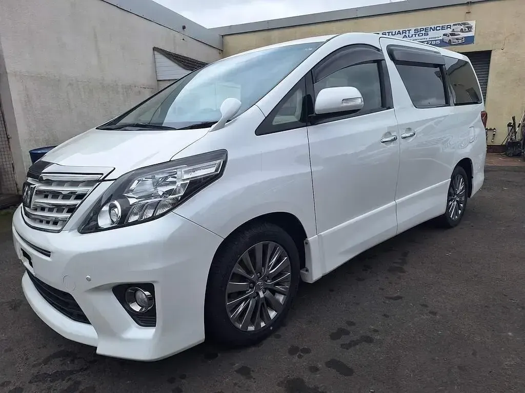 Usado Toyota Alphard 2013 Branco Monovolume