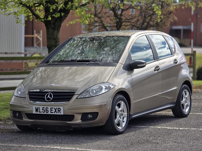 Used Mercedes A160 Classic 82 HP (60 kW) 2006 Gold Hatchback