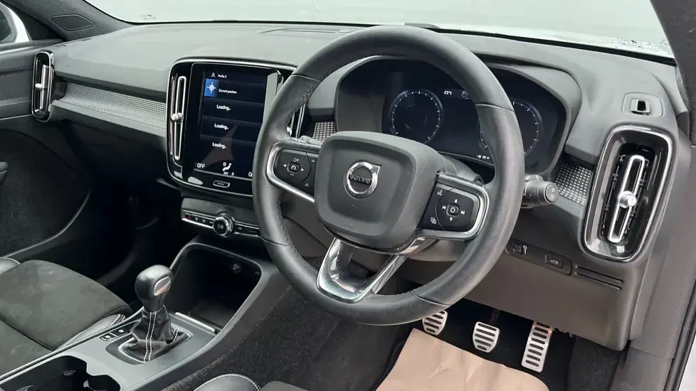 Used Volvo XC40 R-Design 163 HP (119 kW) 2022 Silver SUV