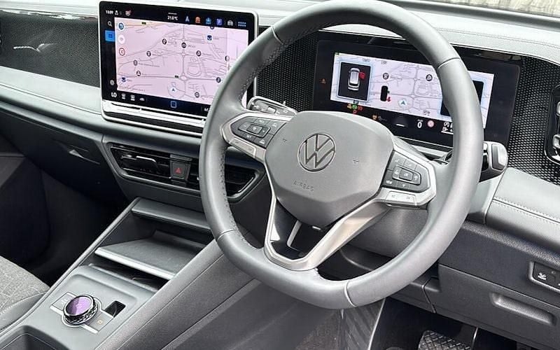 Blue Used 2025 VW Tiguan Match SUV | £30,599 (Expensive) - Image 1/4