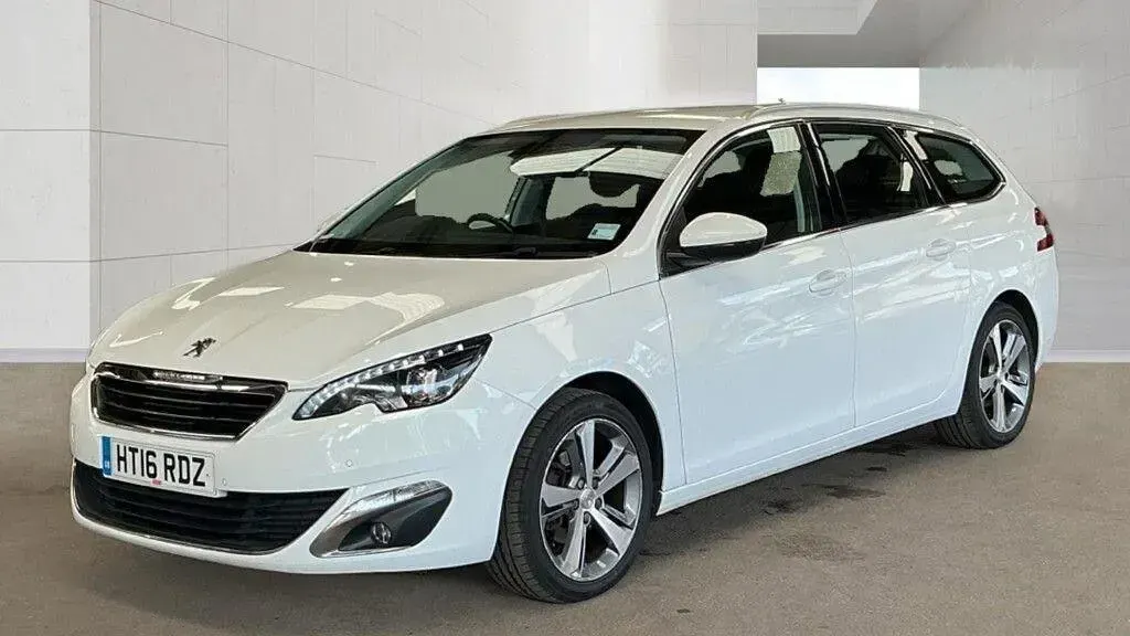 Used Peugeot 308 SW Allure 130 HP (95 kW) 2016 White Estate