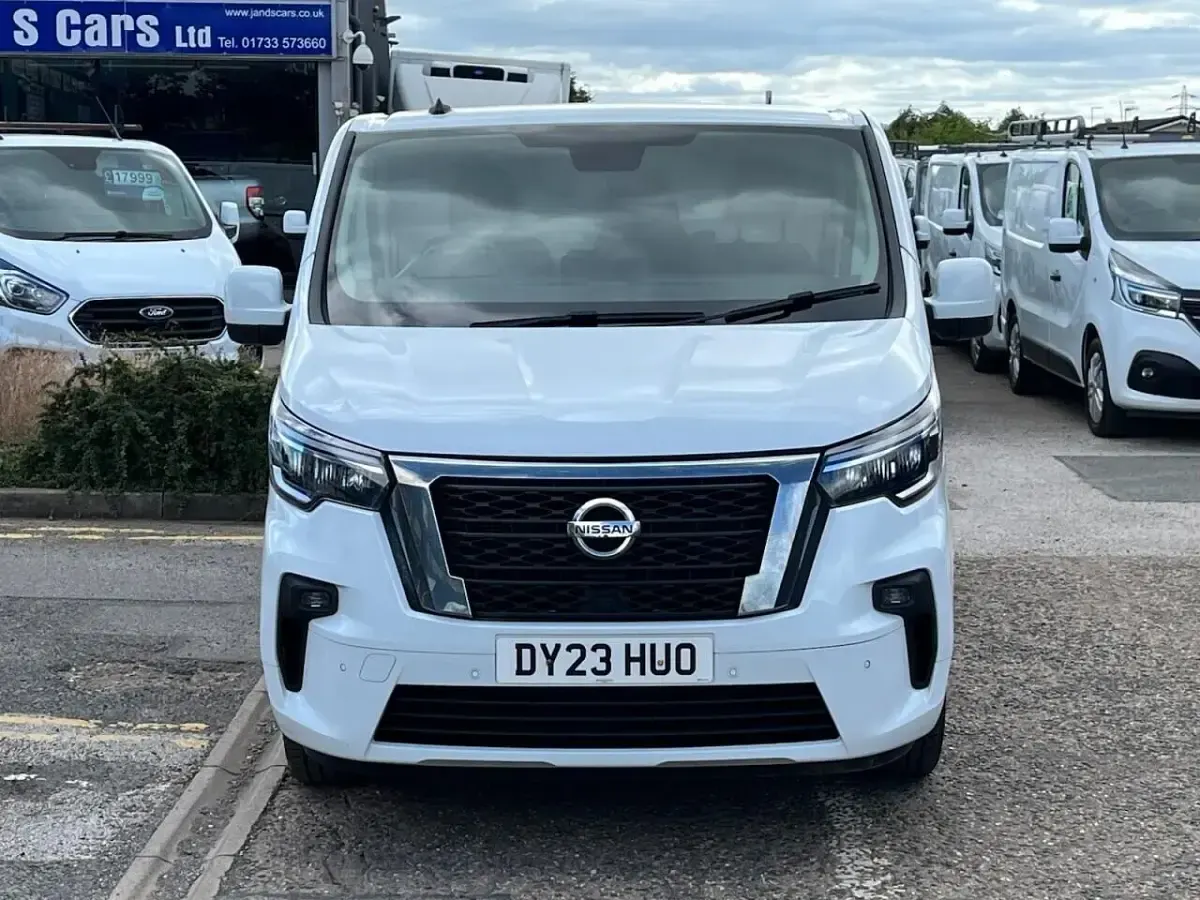 Used Nissan Primastar Tekna 130 HP (95 kW) 2023 White MPV