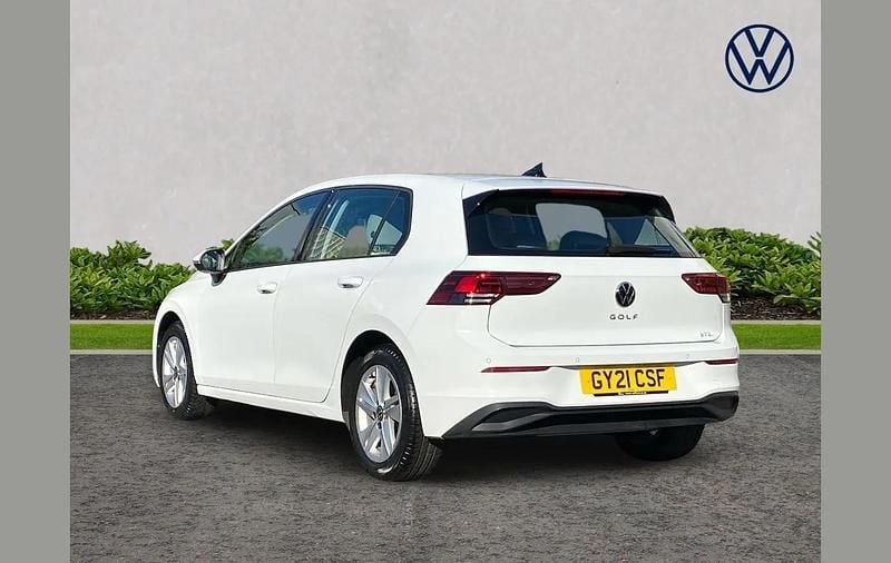Used VW Golf VIII Life 147 HP (108 kW) 2021 White Hatchback