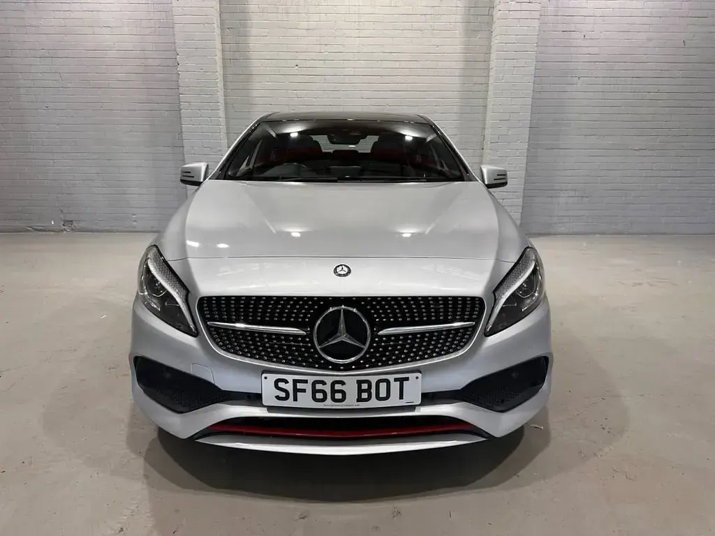 Usado Mercedes A250 Premium 2016 Prateado Citadino