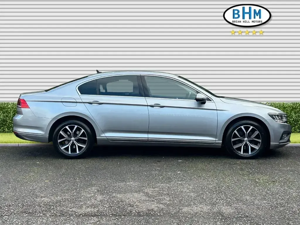 Begagnad VW Passat SEL 120 HK (88 kW) 2020 Silver Sedan