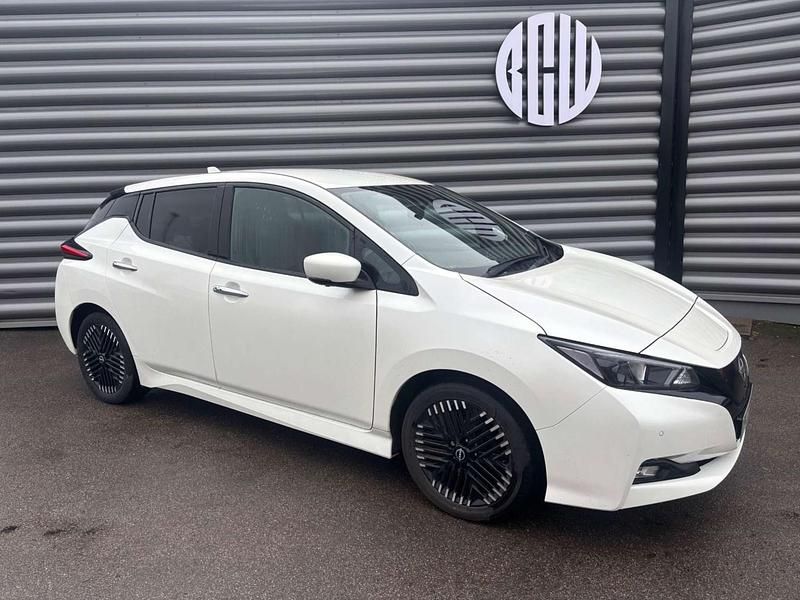 Used Nissan Leaf N-Connecta 110 kW (150 HP) 2022 White Hatchback