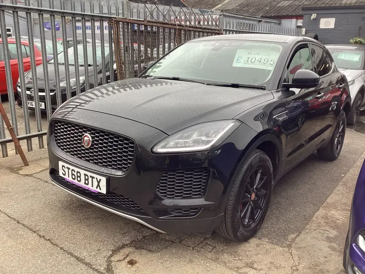 Usado Jaguar E-Pace S 150 HP (110 kW) 2018 Preto SUV
