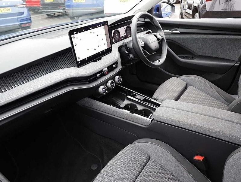 Usado Skoda Superb SE Technology 110 CV (80 kW) 2025 Azul Utilitario