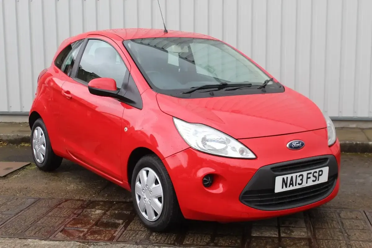 Used Ford Ka 69 HP (50 kW) 2013 Red Hatchback