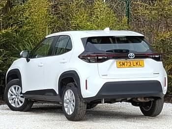 Used Toyota Yaris Hybrid 116 HP (85 kW) 2023 White Estate