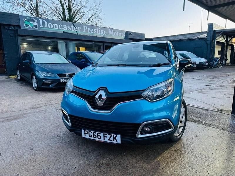 Blue Used 2017 Renault Captur Dynamique SUV | £6,195 (Super price) - Image 1/4