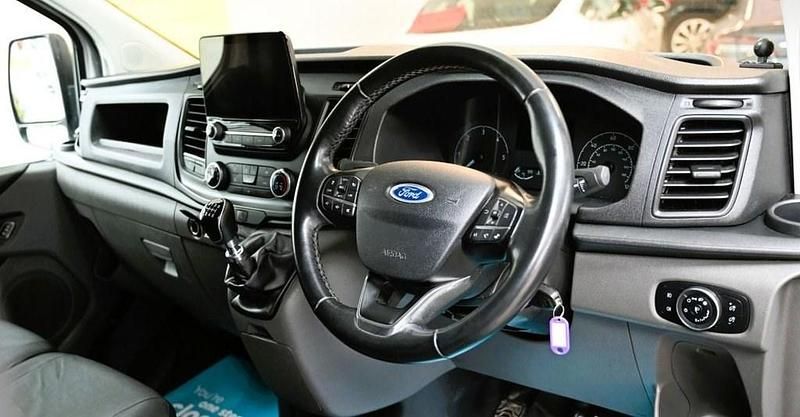 Used Ford Transit Custom 130 HP (95 kW) 2021 White Van