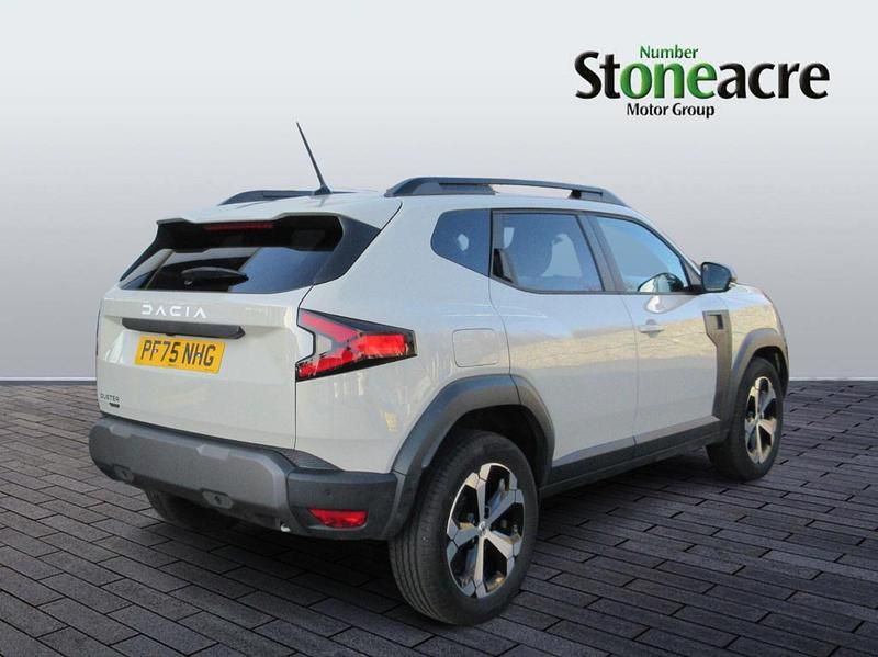 New Dacia Duster Journey 155 HP (114 kW) 2025 Cream Hatchback