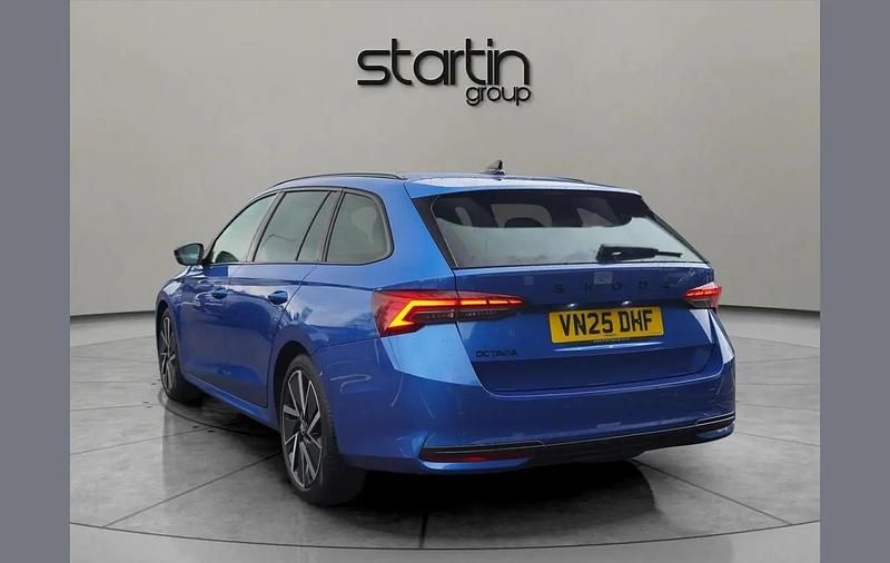 Used Skoda Octavia SportLine 147 HP (108 kW) 2025 Blue Estate