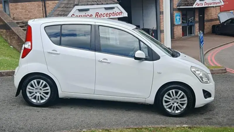 Used Suzuki Splash SZ4 94 HP (69 kW) 2012 White Hatchback