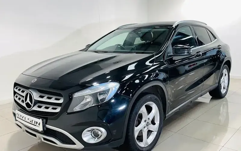 Begagnad Mercedes GLA200 156 HK (114 kW) 2018 Svart SUV