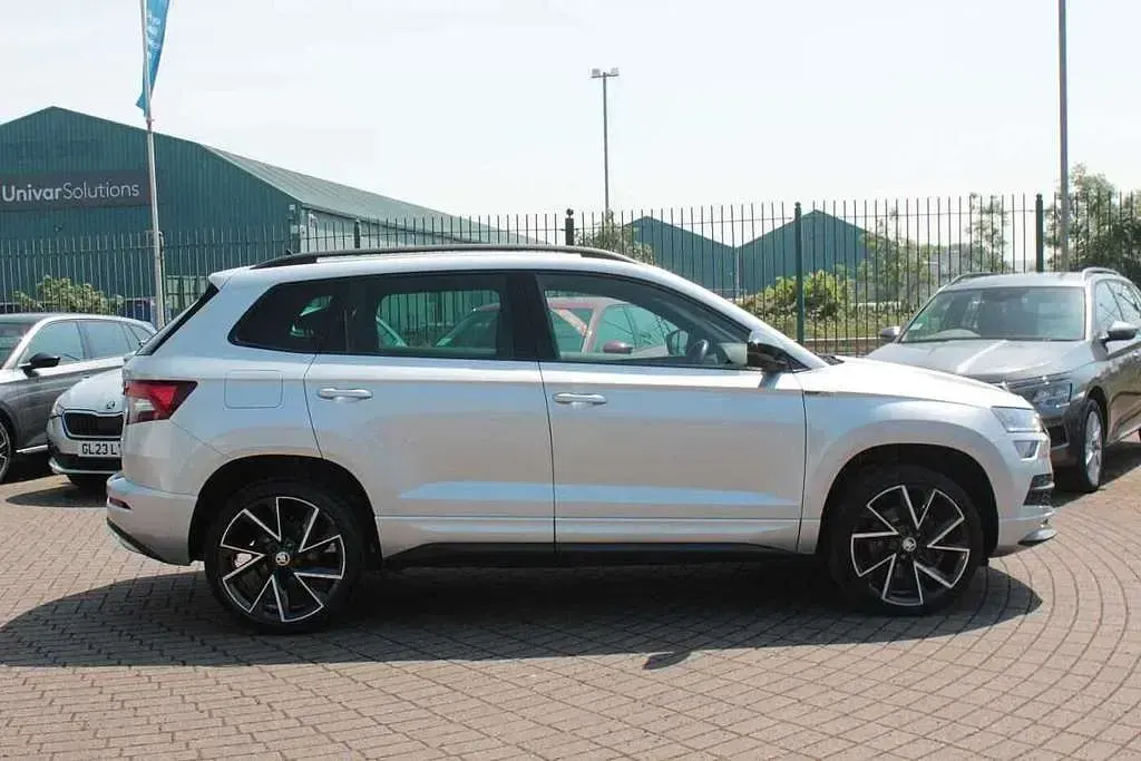 Used Skoda Karoq SportLine 150 HP (110 kW) 2021 Brilliant silver metallic SUV