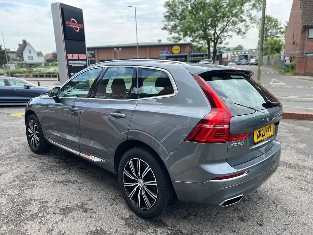 Used Volvo XC60 Inscription 250 HP (183 kW) 2021 Grey SUV