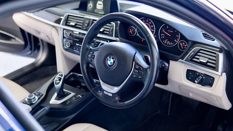 Used BMW 320 Luxury Line 190 HP (139 kW) 2017 Blue Sedan