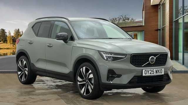 Used Volvo XC40 Plus 161 HP (118 kW) 2025 Green SUV