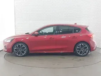 Used Ford Focus ST-Line X 155 HP (114 kW) 2020 Red Hatchback