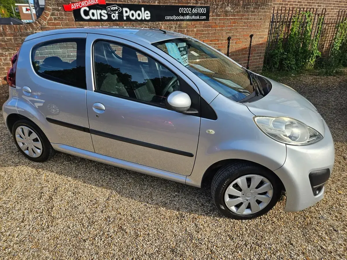 Used Peugeot 107 Active 68 HP (50 kW) 2012 Silver Hatchback