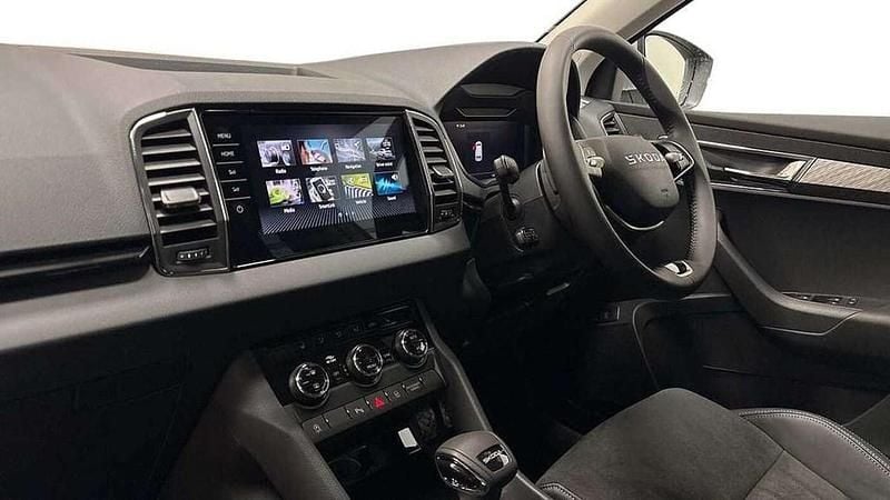 New Skoda Karoq SE L 150 HP (110 kW) 2025 Brilliant silver metallic SUV