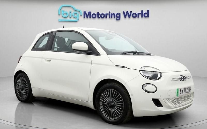 Used 2022 Fiat 500e Icon Hatchback | £11,000 (Good price) - Image 1/4
