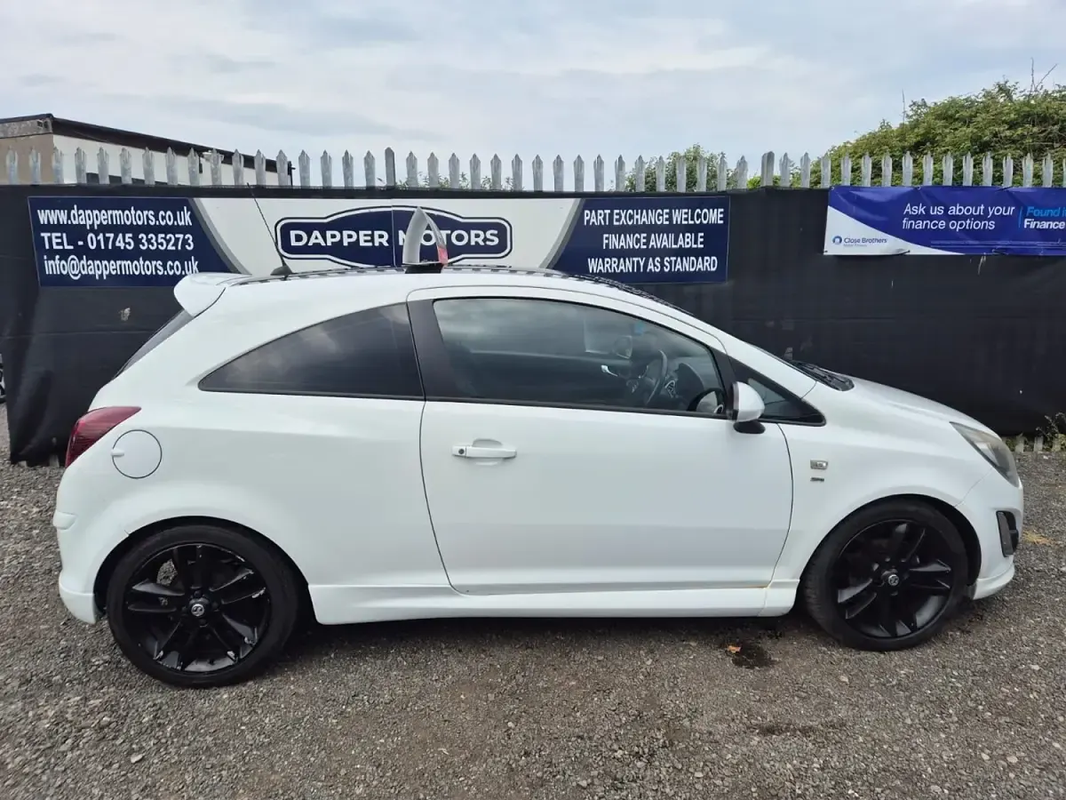 Second-hand Vauxhall Corsa Edition 2013 Alb Hatchback