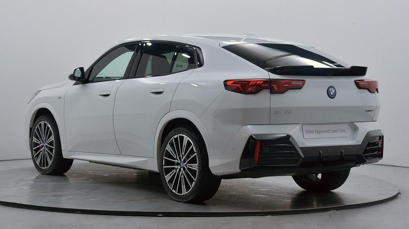 Used BMW iX2 M Sport 147 kW (201 HP) 2025 White SUV