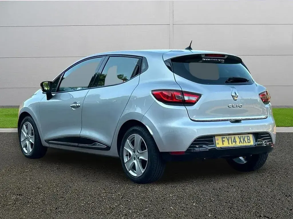 Used Renault Clio 75 HP (55 kW) 2014 Silver Hatchback