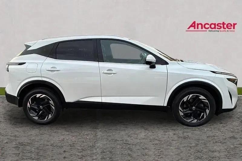 Used Nissan Qashqai N-Connecta 2025 White SUV